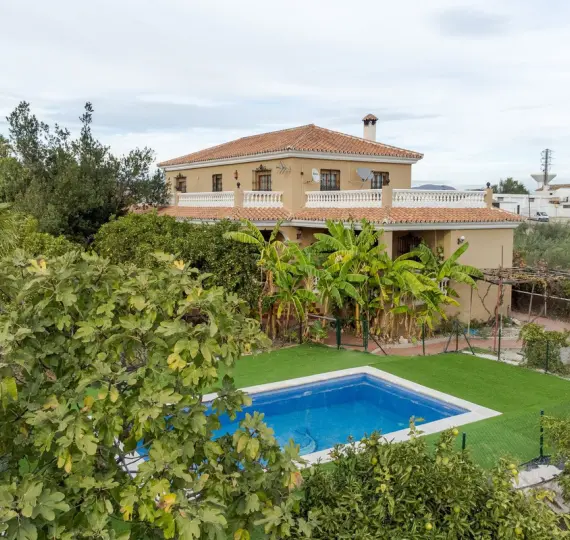 Продажа  отдельно стоящей виллы в Alhaurín el Grande