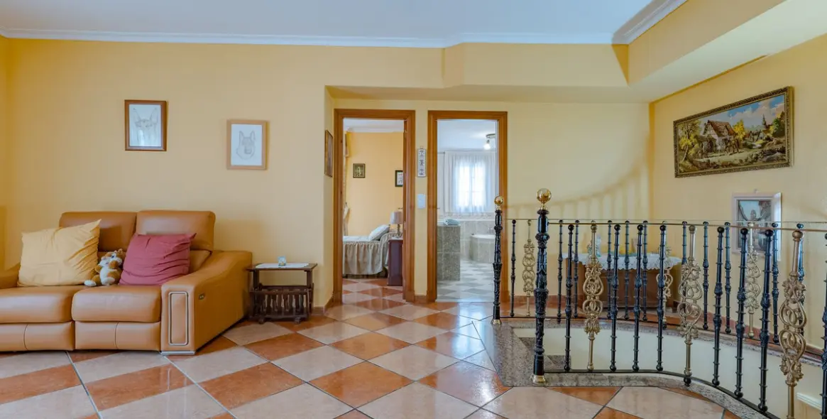 Продажа  отдельно стоящей виллы в Alhaurín el Grande 18