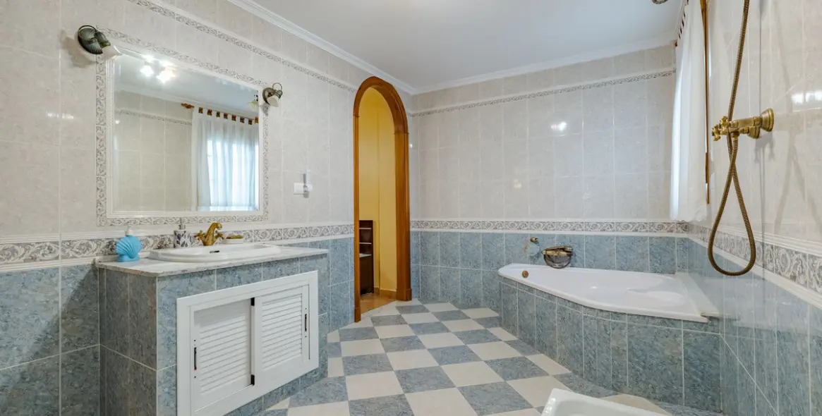 Sale of detached villa in Alhaurín el Grande 23