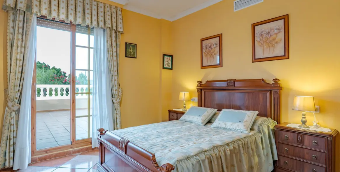 Sale of detached villa in Alhaurín el Grande 26