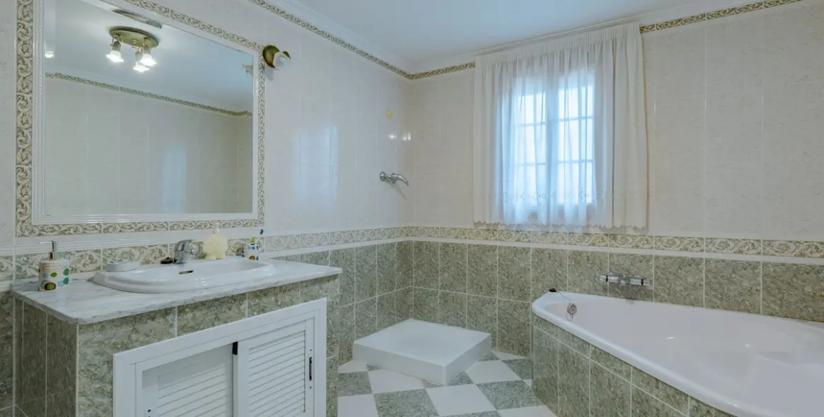 Sale of detached villa in Alhaurín el Grande 32