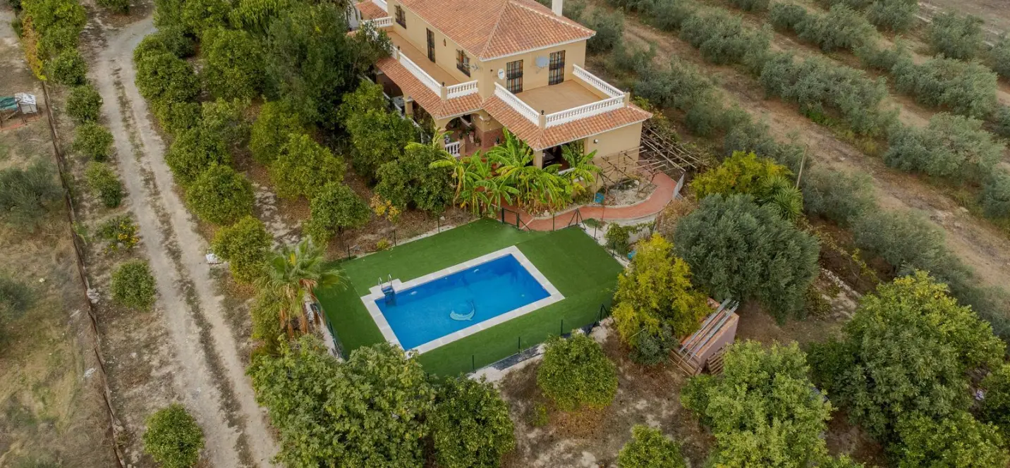 Sale of detached villa in Alhaurín el Grande 0