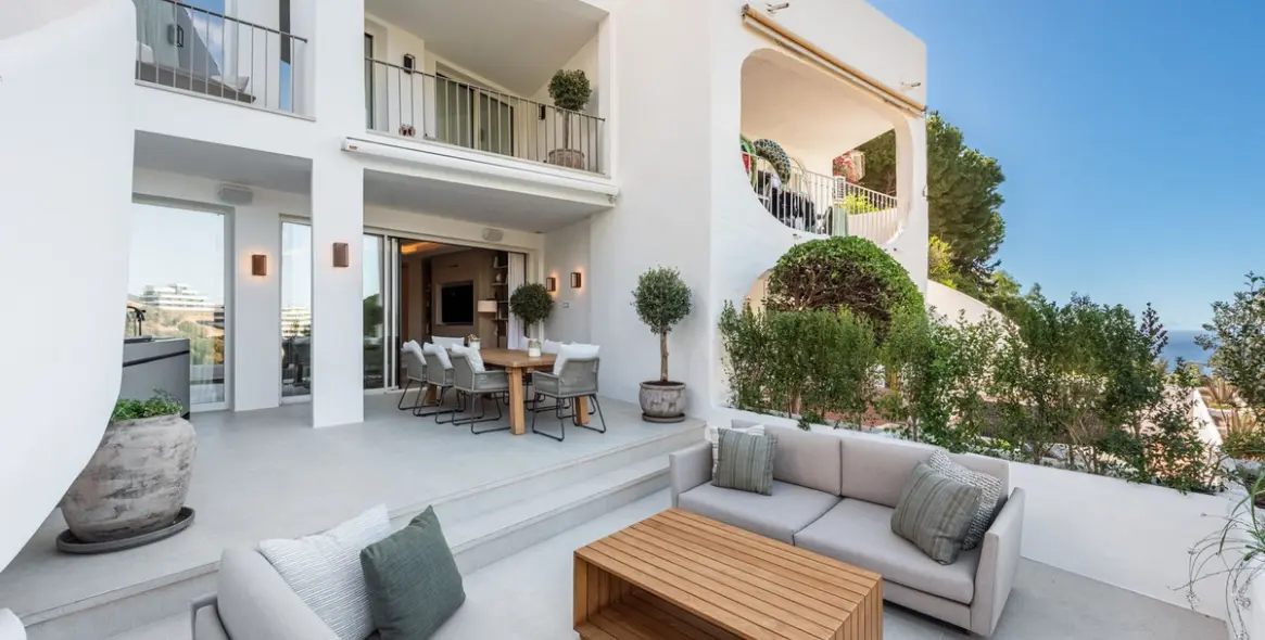 Sale of townhouse in Altos de los Monteros 1