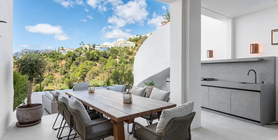 Sale of townhouse in Altos de los Monteros 8