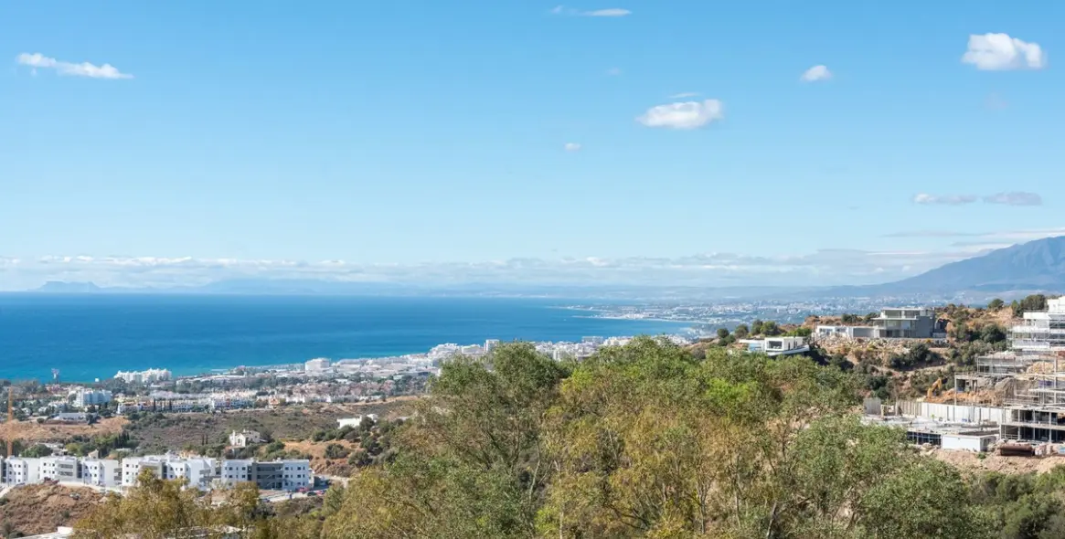 Sale of townhouse in Altos de los Monteros 12