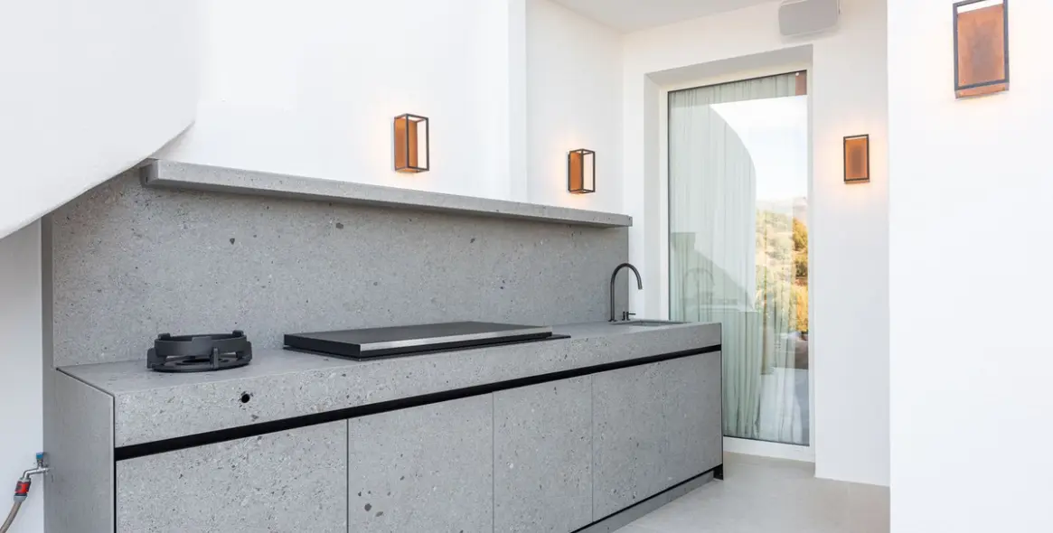 Sale of townhouse in Altos de los Monteros 13