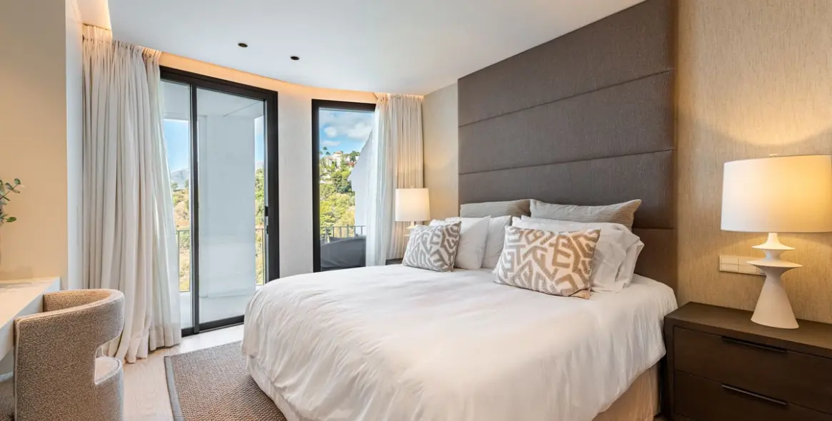 Sale of townhouse in Altos de los Monteros 14