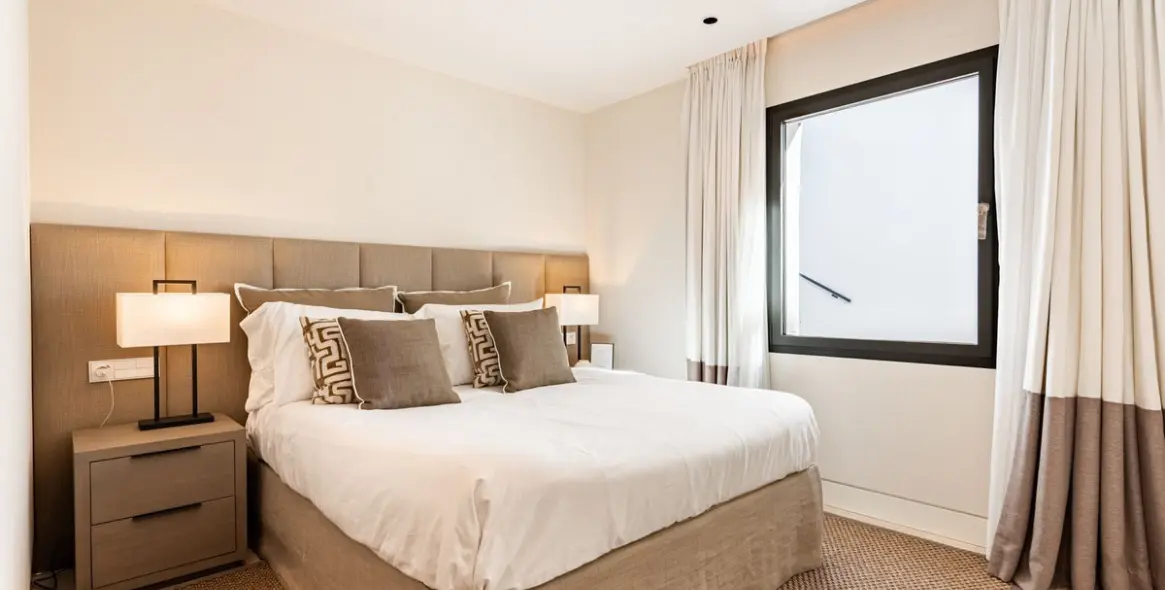 Sale of townhouse in Altos de los Monteros 20