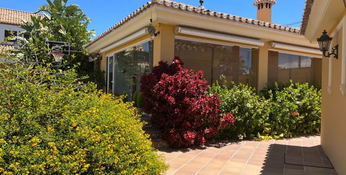Sale of detached villa in Rincón de la Victoria 57