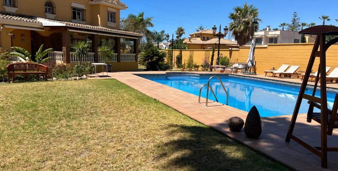 Sale of detached villa in Rincón de la Victoria 77