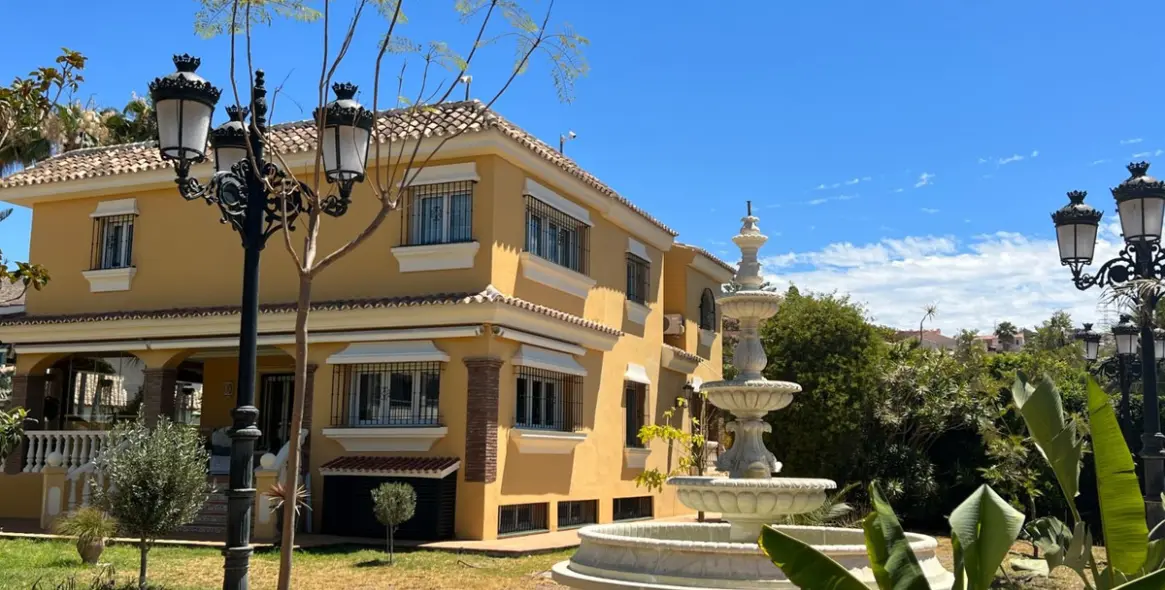 Sale of detached villa in Rincón de la Victoria 78