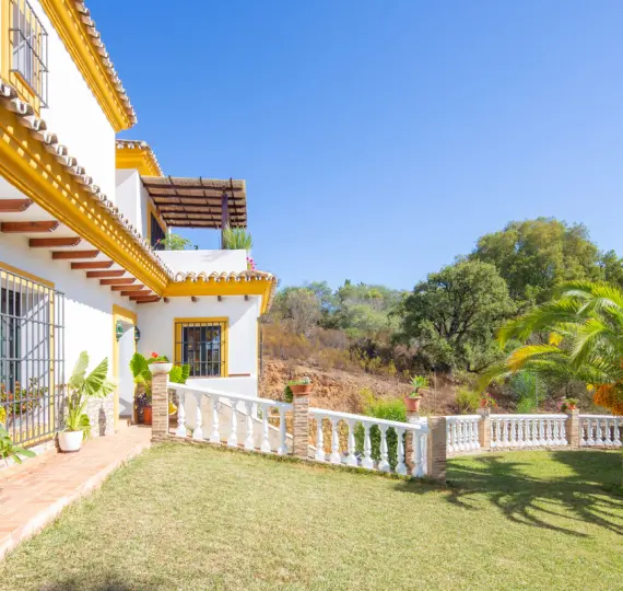 Oтдельно стоящая вилла R2223614