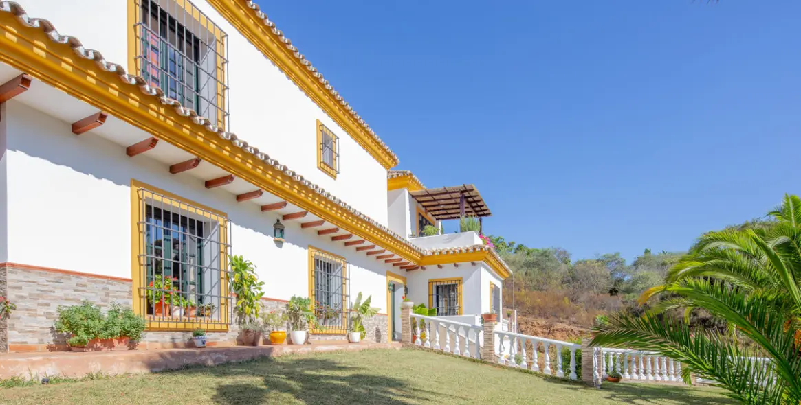 Продажа  отдельно стоящей виллы в Marbella East (район Elviria) 8