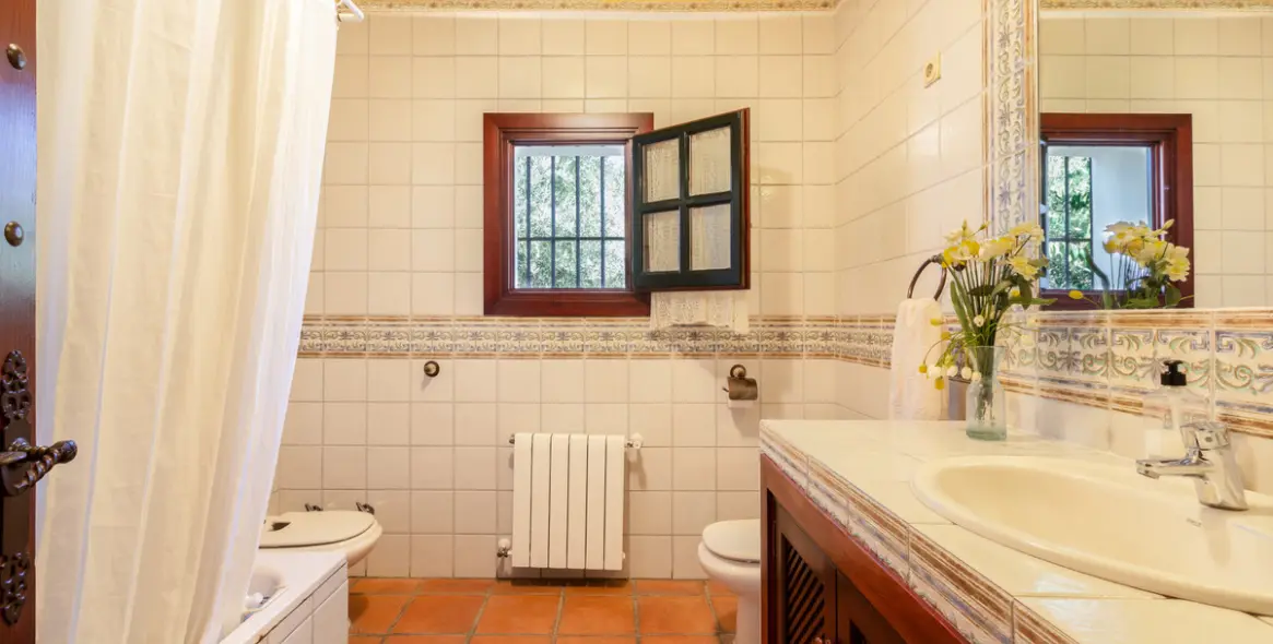 Продажа  отдельно стоящей виллы в Marbella East (район Elviria) 14