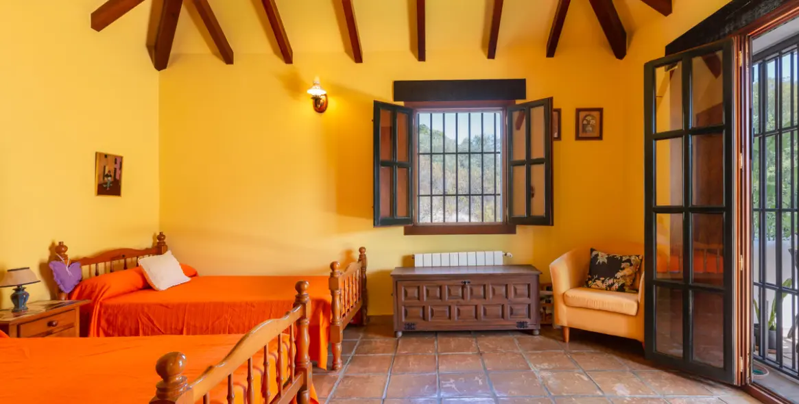 Продажа  отдельно стоящей виллы в Marbella East (район Elviria) 15