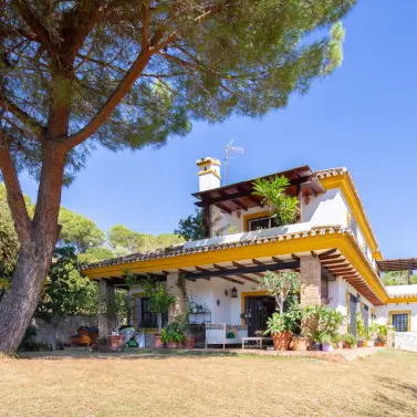 Продажа  отдельно стоящей виллы в Elviria