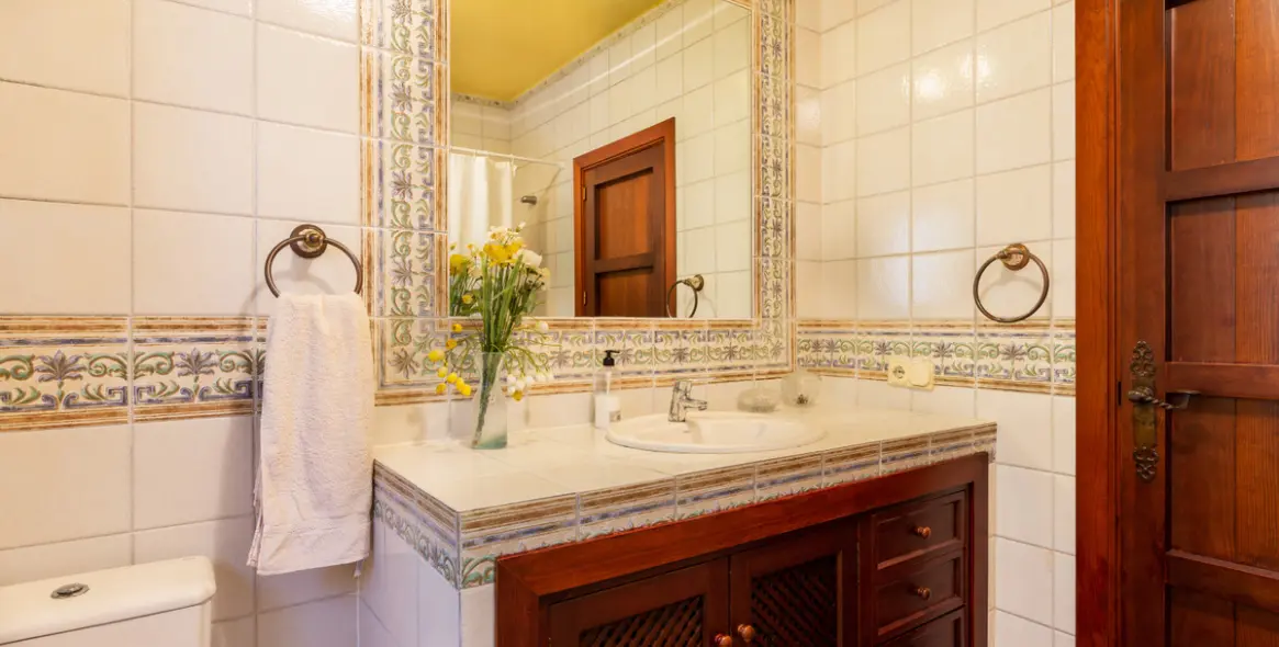 Продажа  отдельно стоящей виллы в Elviria 18