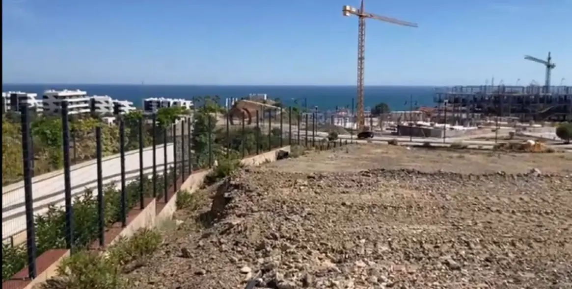 Продажа  жилого участка в Higueron 1