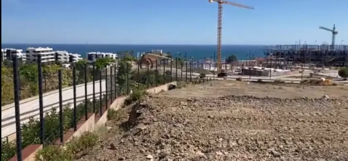 Venta de parcela residencial en Higueron 0