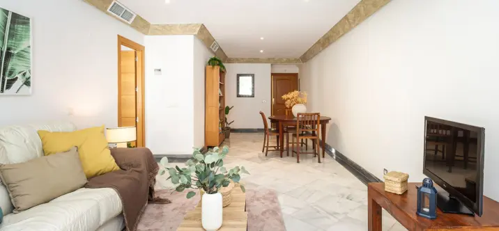 Sale of middle floor apartment in Marbella 2