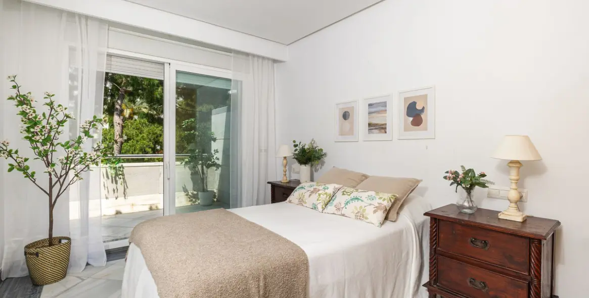 Sale of middle floor apartment in Marbella 8