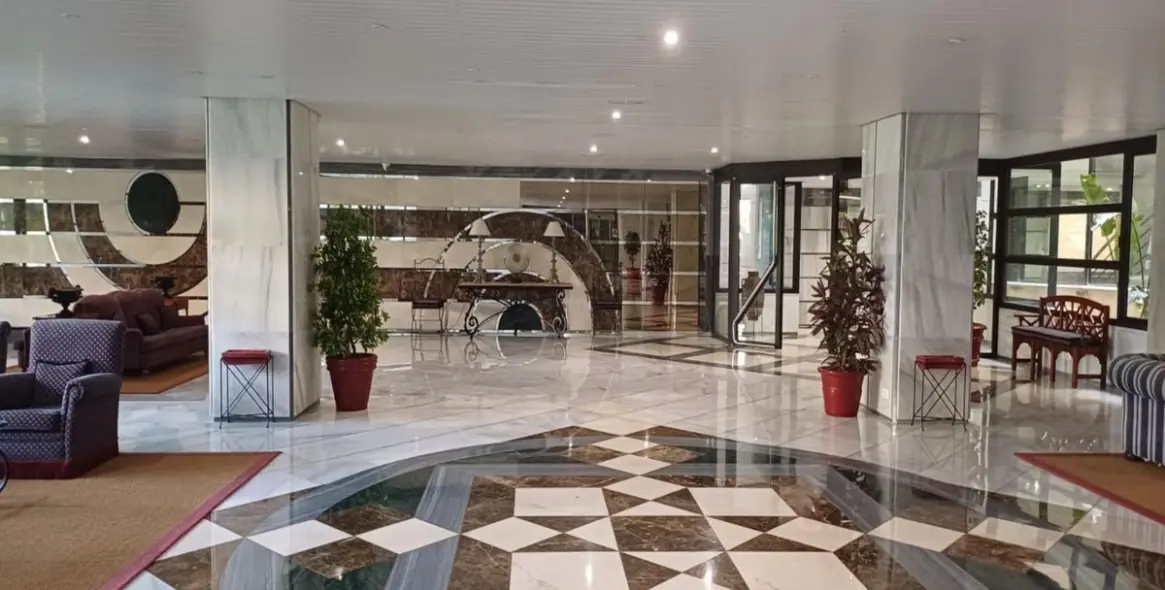 Продажа апартаментов на среднем этаже в Marbella 24