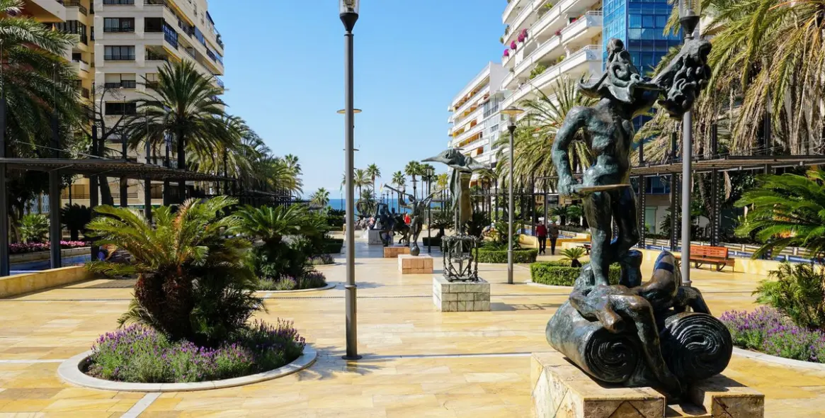 Продажа апартаментов на среднем этаже в Marbella 28