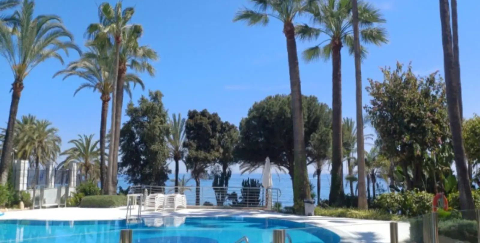 Venta de apartamento en planta media en Marbella 4