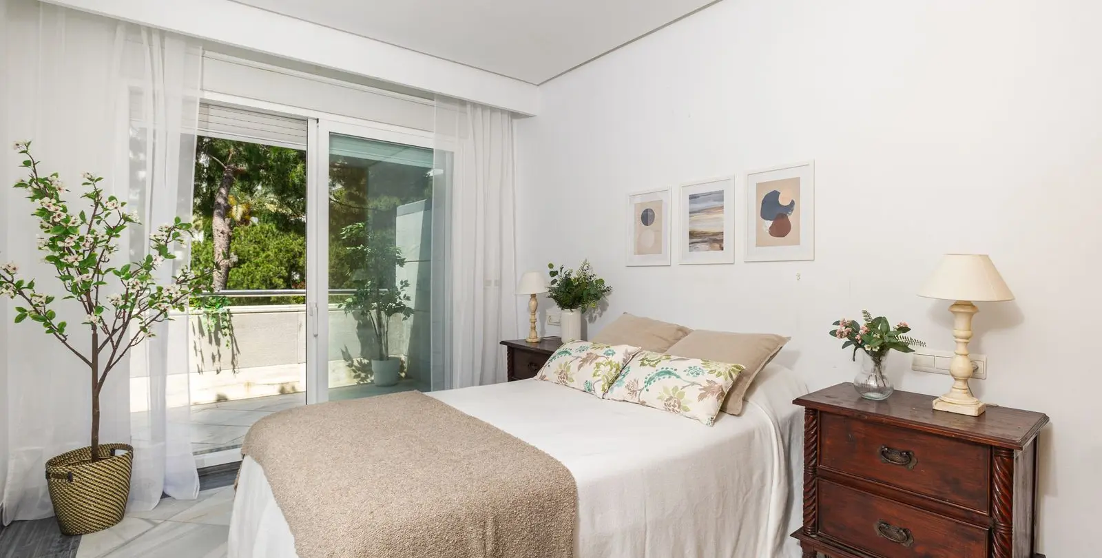 Venta de apartamento en planta media en Marbella 8