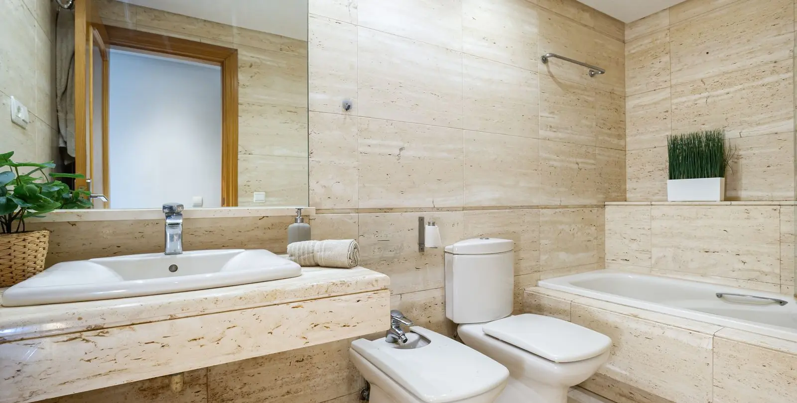 Venta de apartamento en planta media en Marbella 11