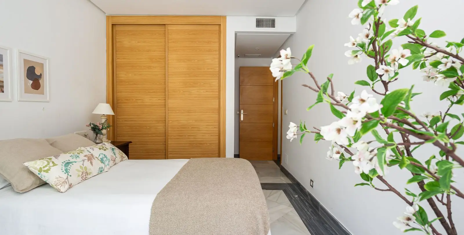 Venta de apartamento en planta media en Marbella 14