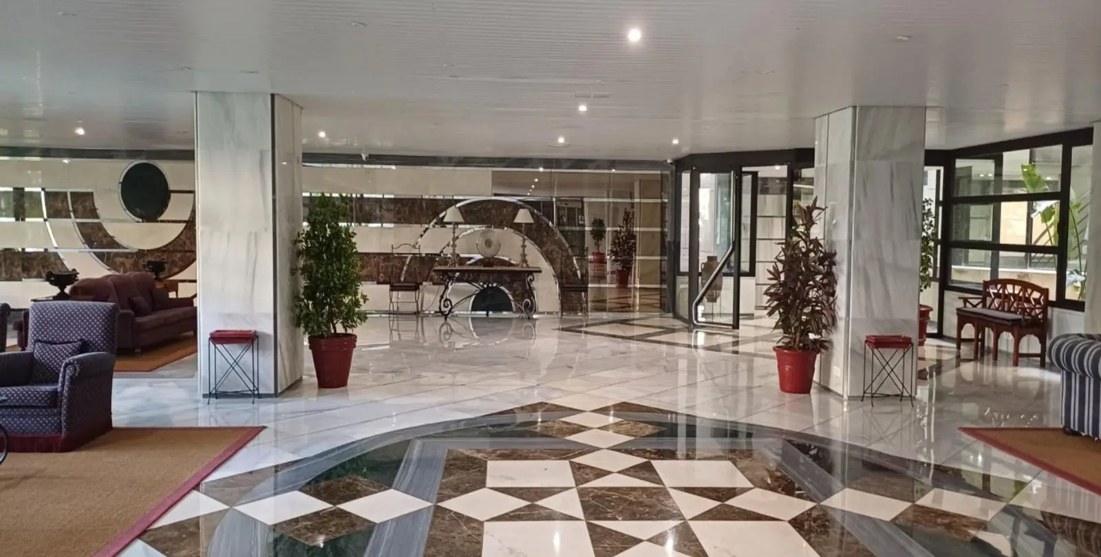 Venta de apartamento en planta media en Marbella 24