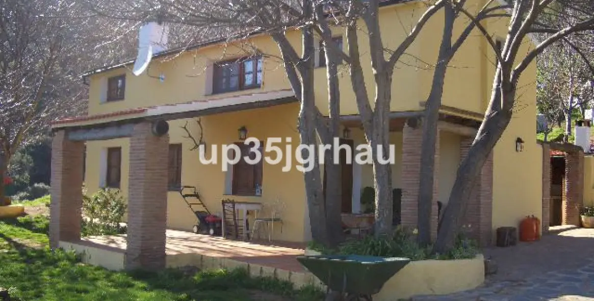 Sale of finca - cortijo in Jubrique 2