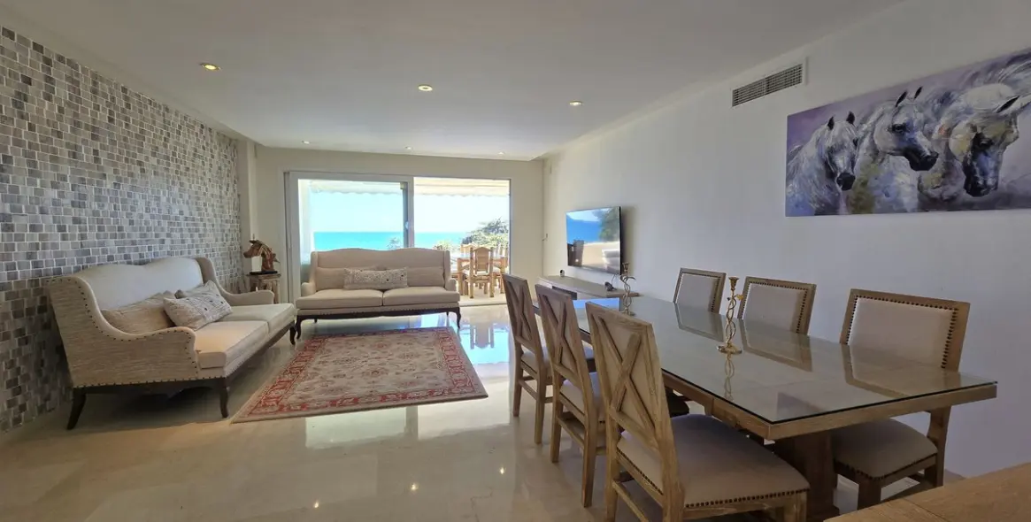 Sale of middle floor apartment in Estepona 6