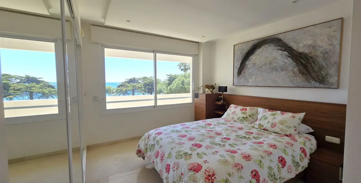 Sale of middle floor apartment in Estepona 8