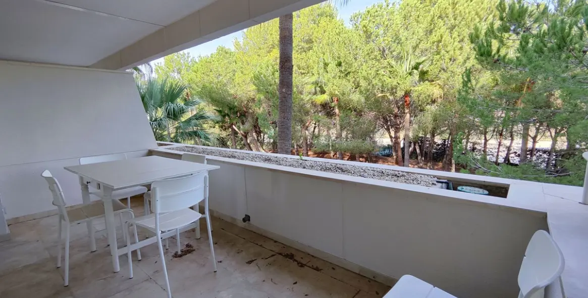 Sale of middle floor apartment in Estepona 12