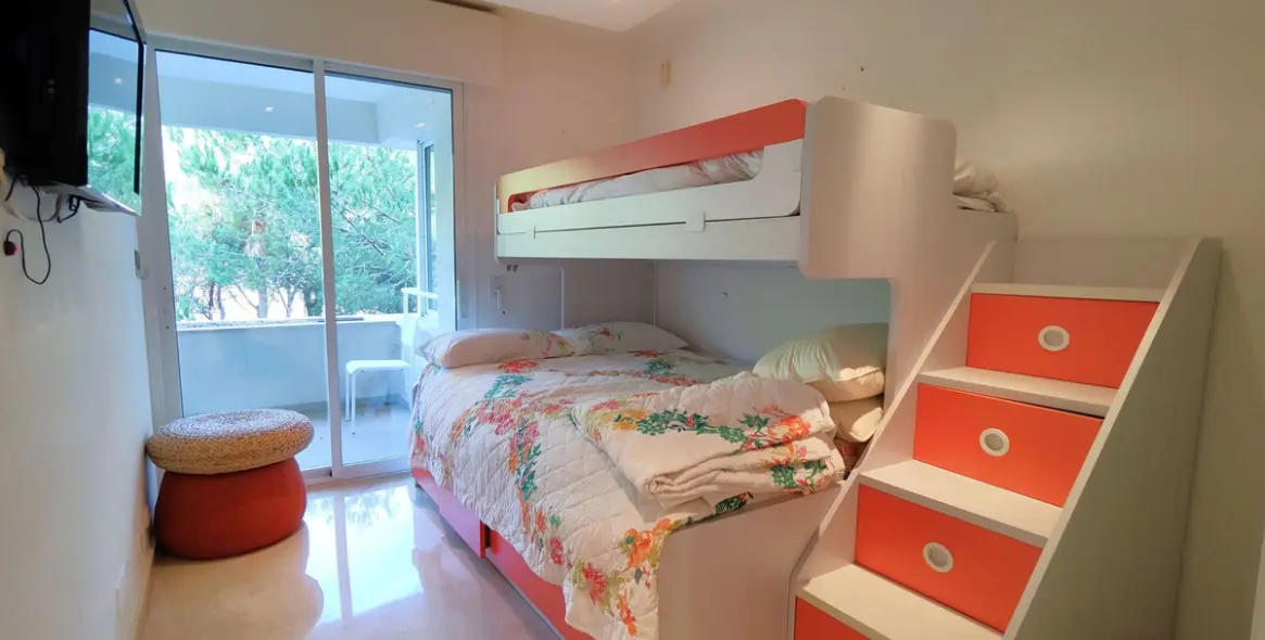 Sale of middle floor apartment in Estepona 13