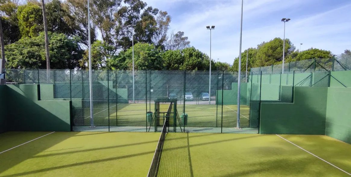 Sale of middle floor apartment in Estepona 20