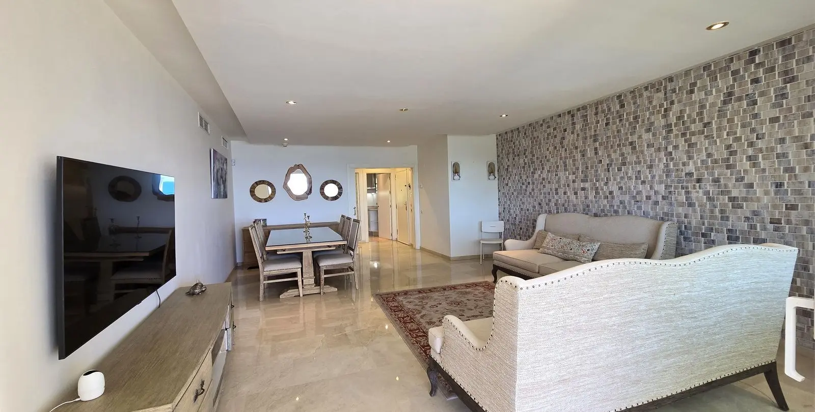 Sale of middle floor apartment in Estepona 7