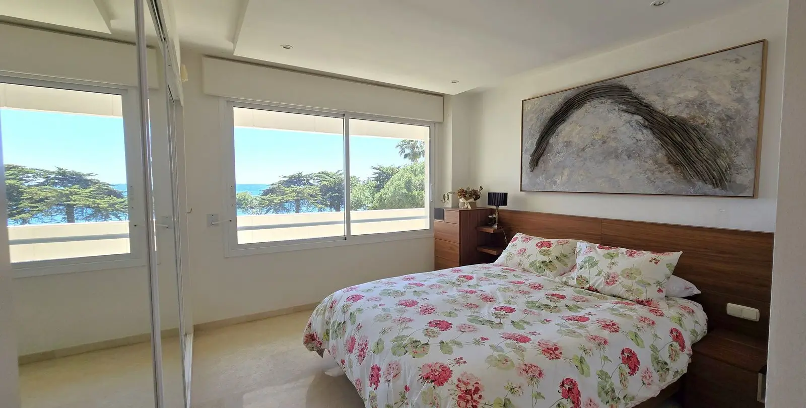 Sale of middle floor apartment in Estepona 8