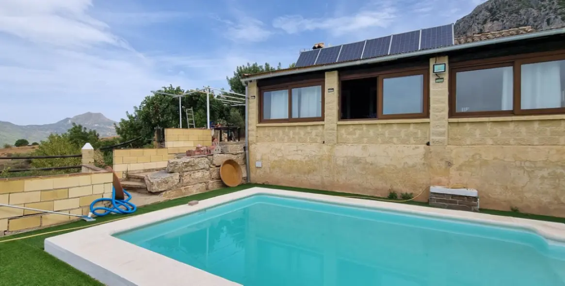 Venta de finca - cortijo en Casares 1