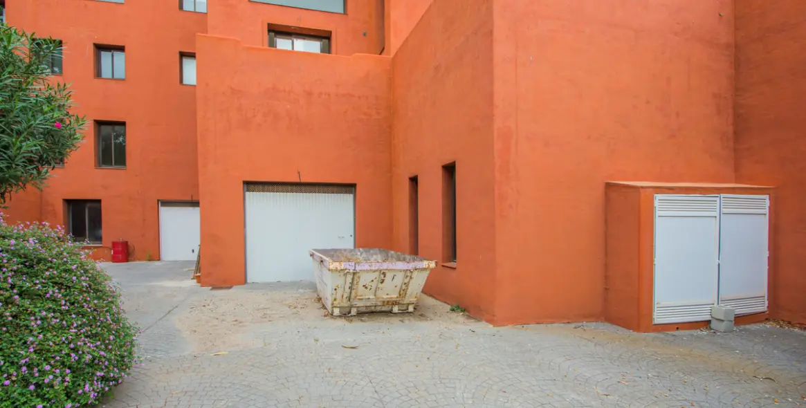 Sale of commercial premises in La Mairena 5