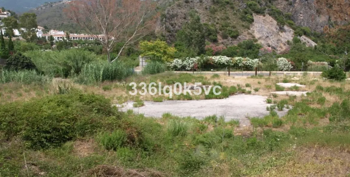 Sale of commercial plot in Benahavís 4