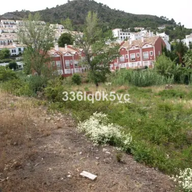 Sale of commercial plot in Benahavís