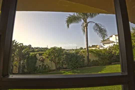 Image 6 thumb