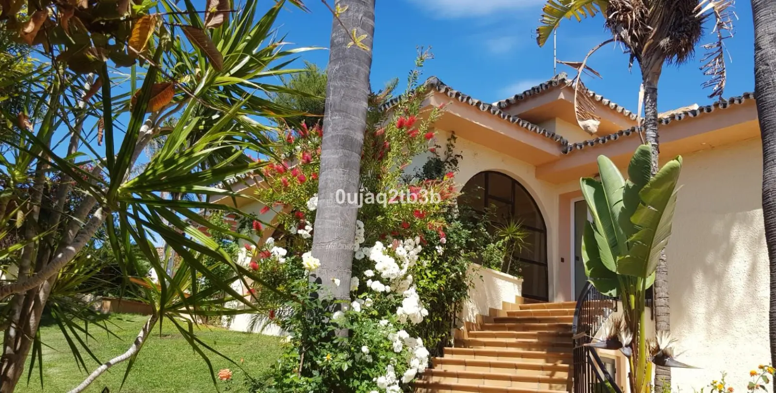 Venta de villa independiente en New Golden Mile 15