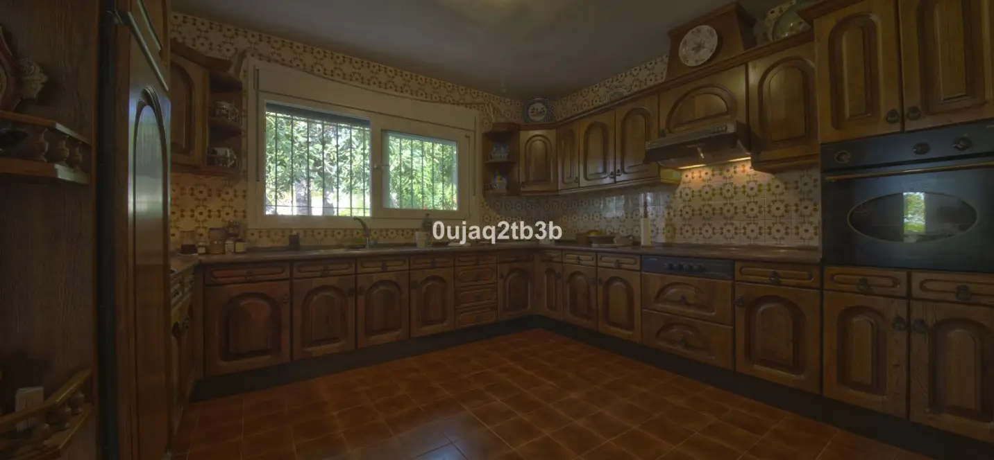 Sale of detached villa in New Golden Mile 3