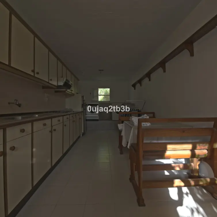 Sale of detached villa in New Golden Mile
