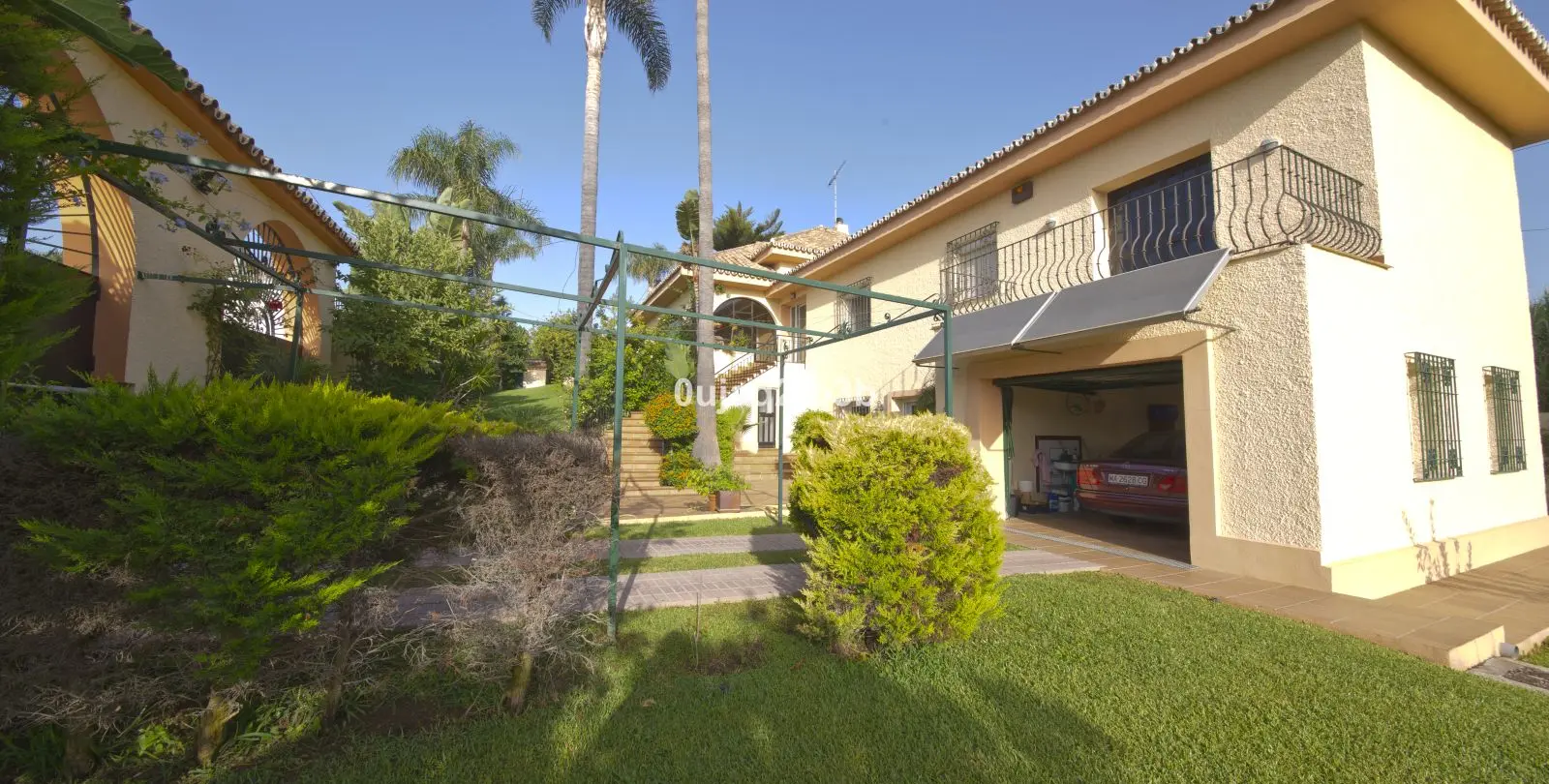 Sale of detached villa in New Golden Mile 12