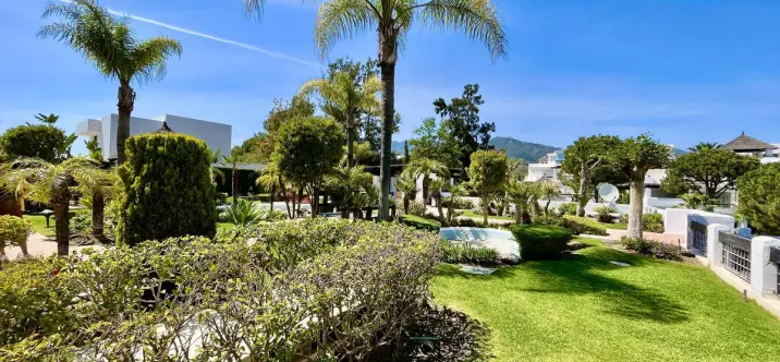 Sale of penthouse in Río Real 0